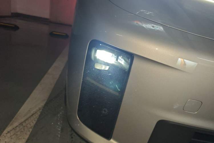 Used Li Auto i6 2025 Model Two-Wheel-Drive Standard Type Right Front Headlight