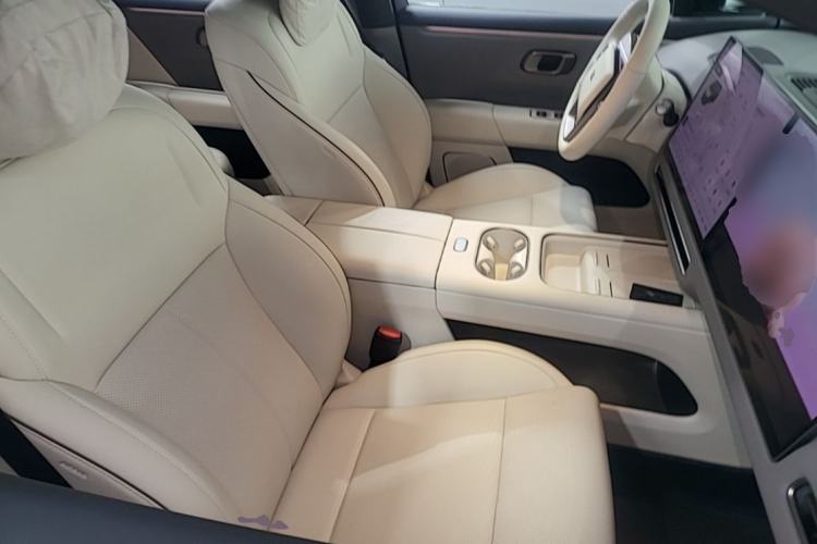 Used Li Auto i6 2025 Model Two-Wheel-Drive Standard Type Right Front Seat