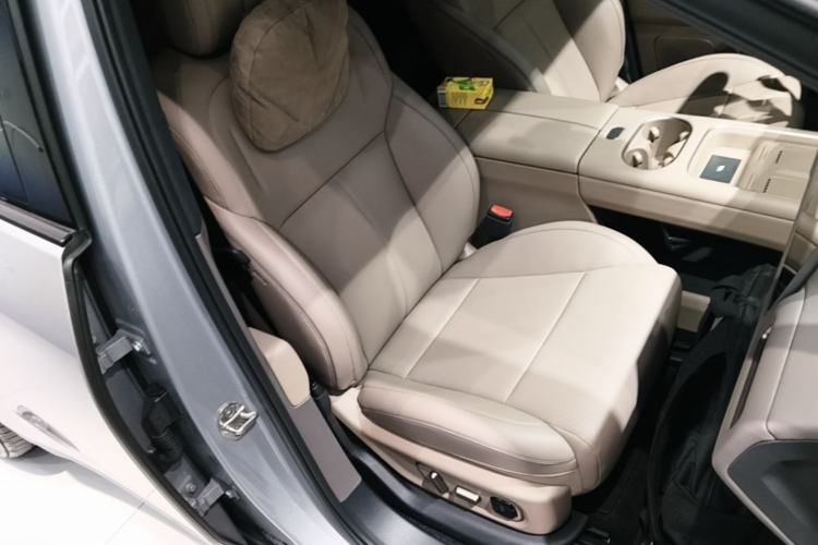 Used Li Auto i6 2025 Model Two-Wheel-Drive Standard Type Right Front Seat