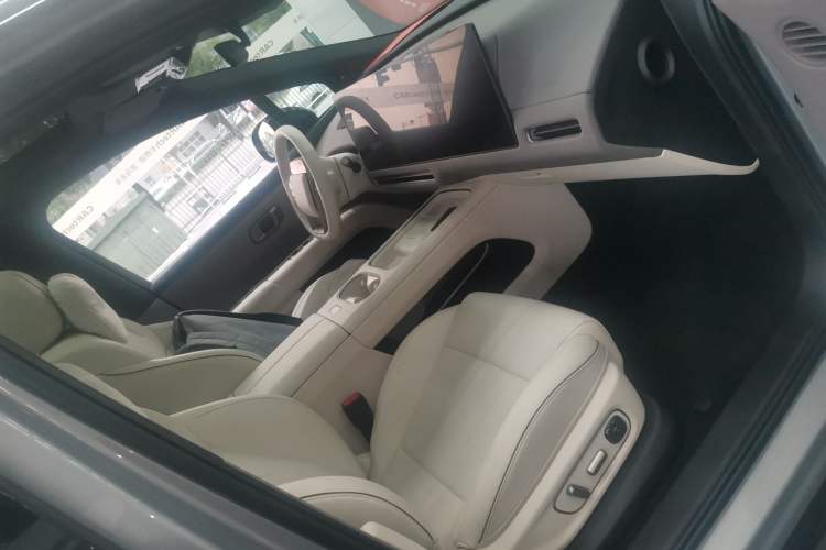 Used Li Auto i6 2025 Model Two-Wheel-Drive Standard Type Right Front Seat