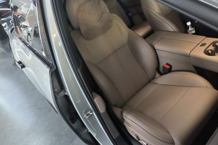 Used Li Auto i6 2025 Model Two-Wheel-Drive Standard Type Right Front Seat