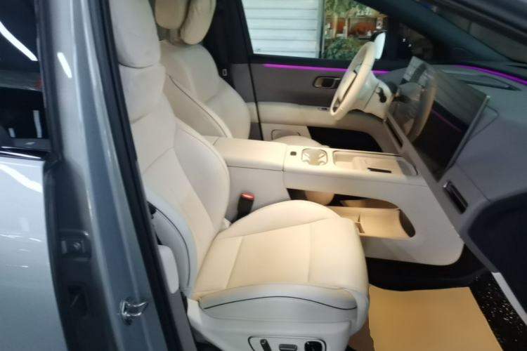 Used Li Auto i6 2025 Model Four-Wheel-Drive Standard Type Right Front Seat