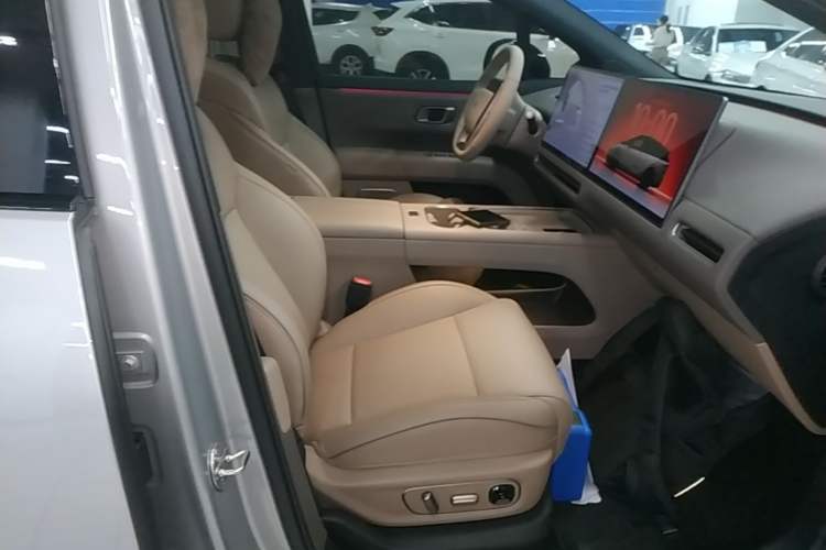 Used Li Auto i6 2025 Model Four-Wheel-Drive Standard Type Right Front Seat