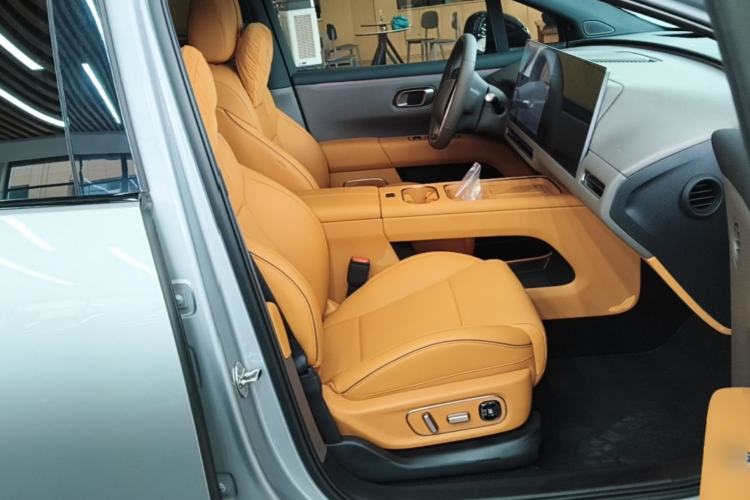 Used Li Auto i6 2025 Model Two-Wheel-Drive Standard Type Right Front Seat