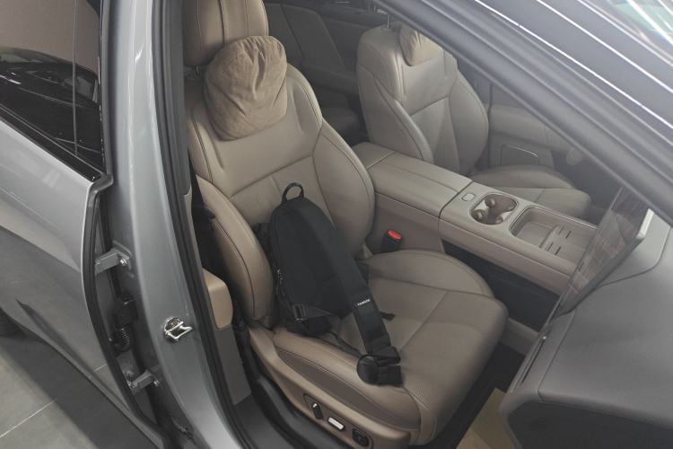 Used Li Auto i6 2025 Model Two-Wheel-Drive Standard Type Right Front Seat