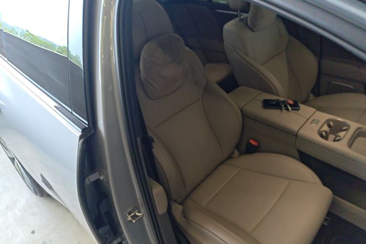 Used Li Auto i6 2025 Model Two-Wheel-Drive Standard Type Right Front Seat
