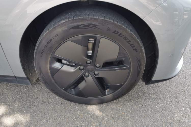 Used Li Auto i6 2025 Model Two-Wheel-Drive Standard Type Right Front Wheel Hub