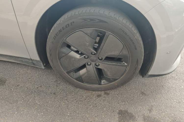 Used Li Auto i6 2025 Model Two-Wheel-Drive Standard Type Right Front Wheel Hub