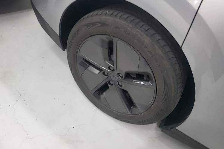 Used Li Auto i6 2025 Model Two-Wheel-Drive Standard Type Right Rear Wheel Hub