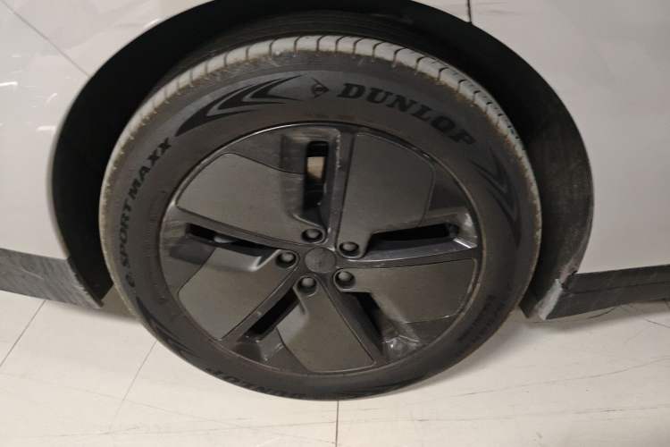 Used Li Auto i6 2025 Model Two-Wheel-Drive Standard Type Right Rear Wheel Hub
