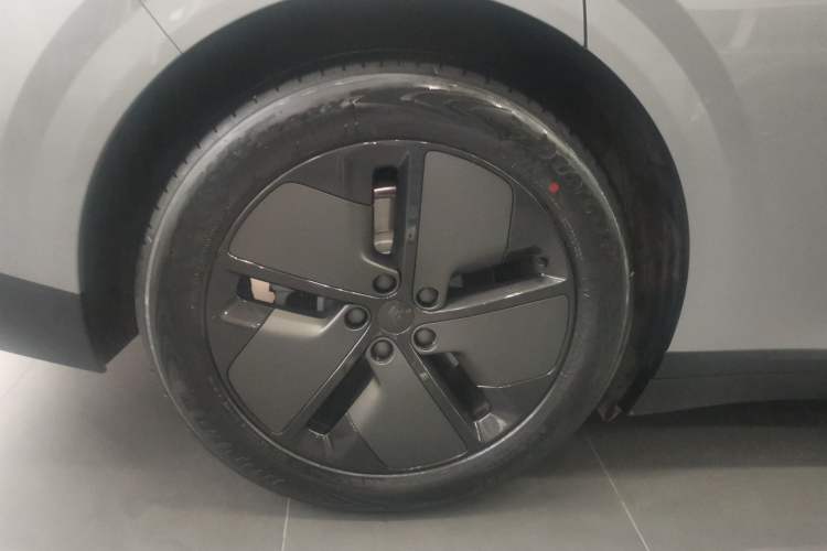 Used Li Auto i6 2025 Model Two-Wheel-Drive Standard Type Right Rear Wheel Hub