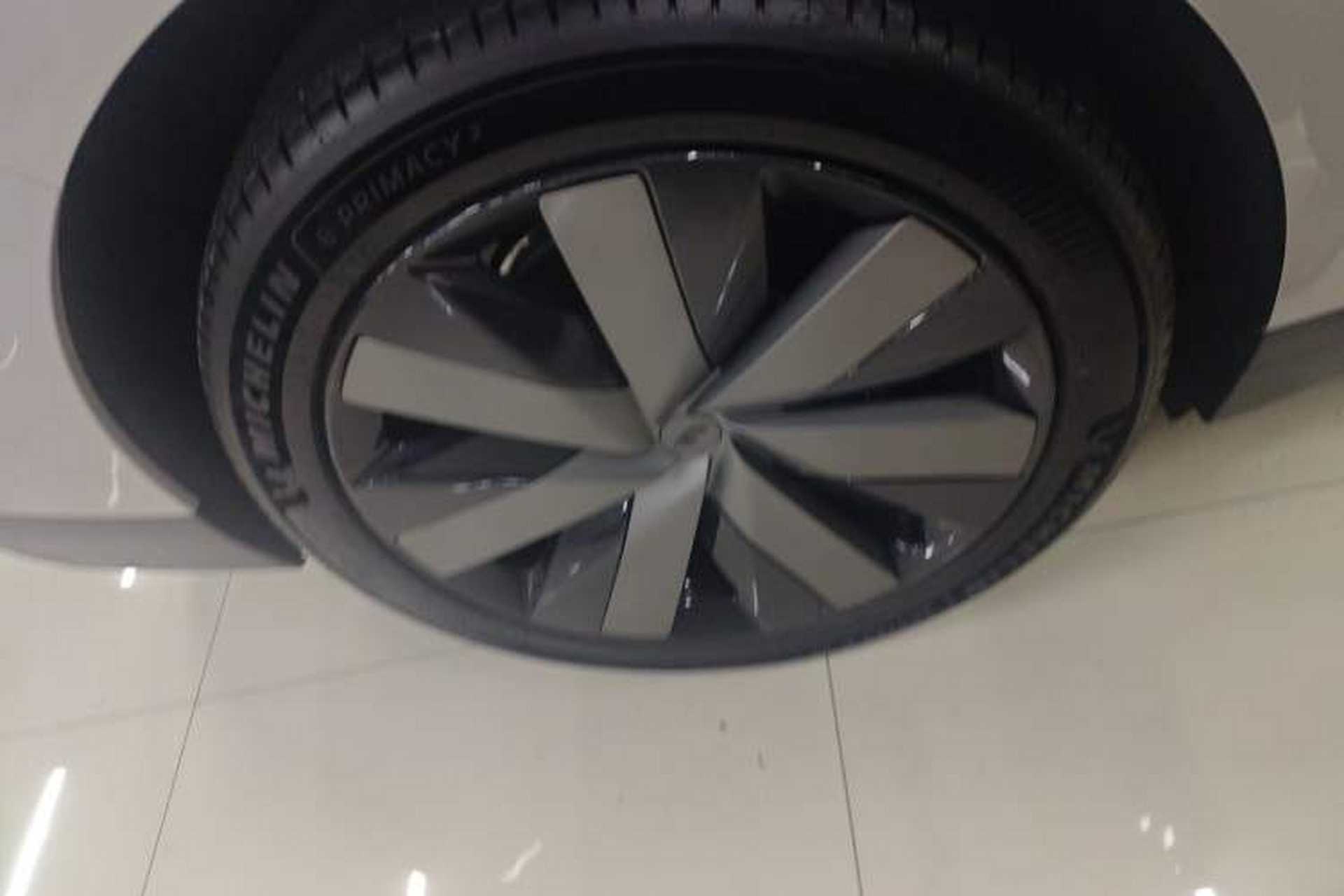 Used Li Auto i6 2025 Model Two-Wheel-Drive Standard Type Right Rear Wheel Hub