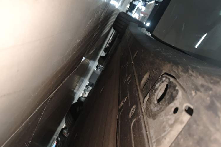 Used Li Auto i6 2025 Model Two-Wheel-Drive Standard Type Right Side Sill
