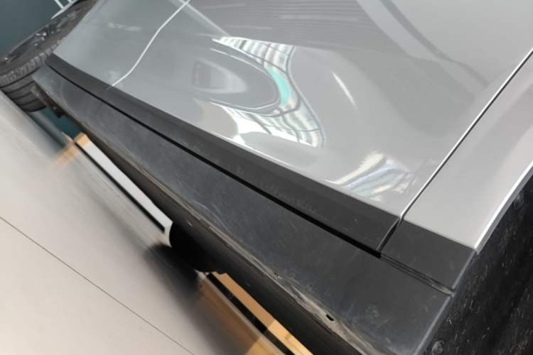 Used Li Auto i6 2025 Model Two-Wheel-Drive Standard Type Right Side Sill