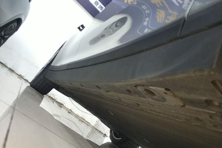 Used Li Auto i6 2025 Model Four-Wheel-Drive Standard Type Right Side Sill