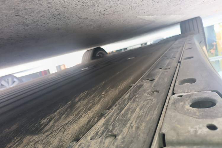 Used Li Auto i6 2025 Model Two-Wheel-Drive Standard Type Right Side Sill