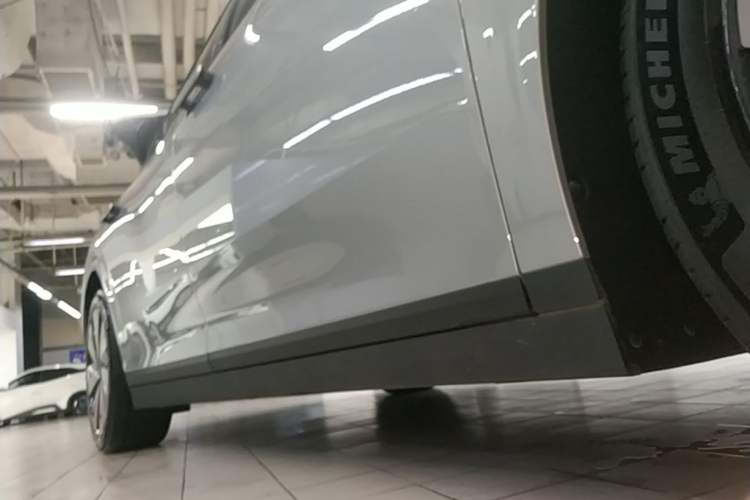 Used Li Auto i6 2025 Model Four-Wheel-Drive Standard Type Right Side Sill
