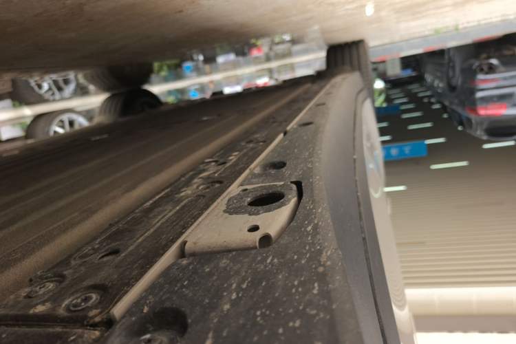 Used Li Auto i6 2025 Model Four-Wheel-Drive Standard Type Right Side Sill