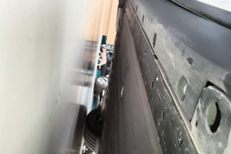 Used Li Auto i6 2025 Model Two-Wheel-Drive Standard Type Right Side Sill