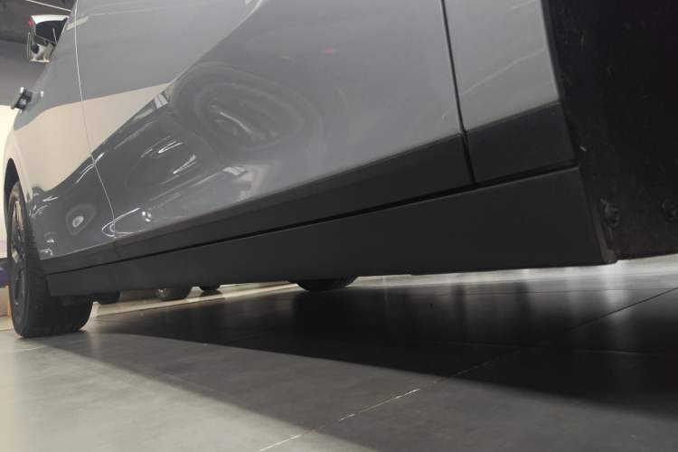 Used Li Auto i6 2025 Model Two-Wheel-Drive Standard Type Right Side Sill