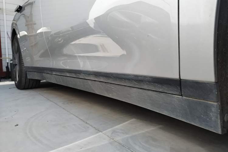 Used Li Auto i6 2025 Model Four-Wheel-Drive Standard Type Right Side Sill