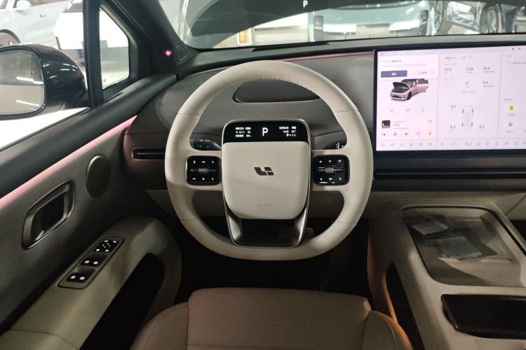 Used Li Auto i6 2025 Model Two-Wheel-Drive Standard Type Steering Wheel