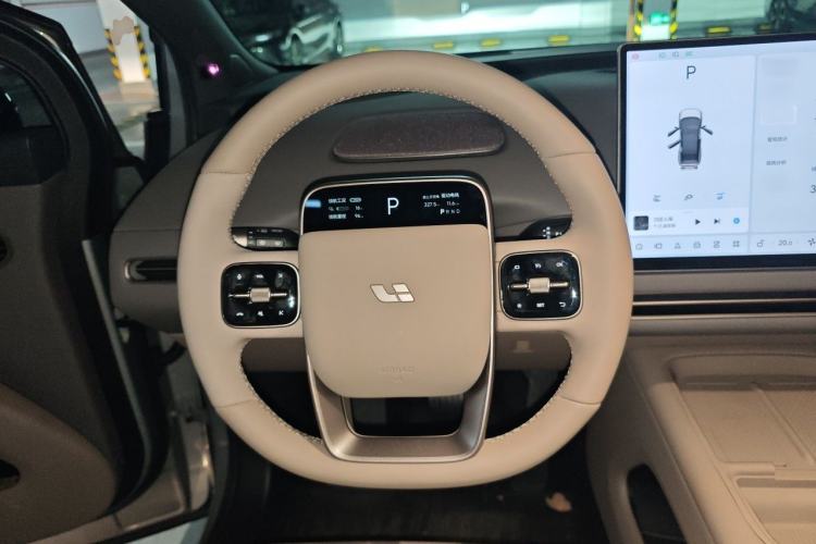 Used Li Auto i6 2025 Model Two-Wheel-Drive Standard Type Steering Wheel