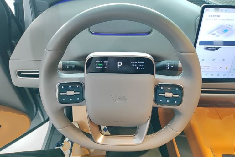 Used Li Auto i6 2025 Model Four-Wheel-Drive Standard Type Steering Wheel