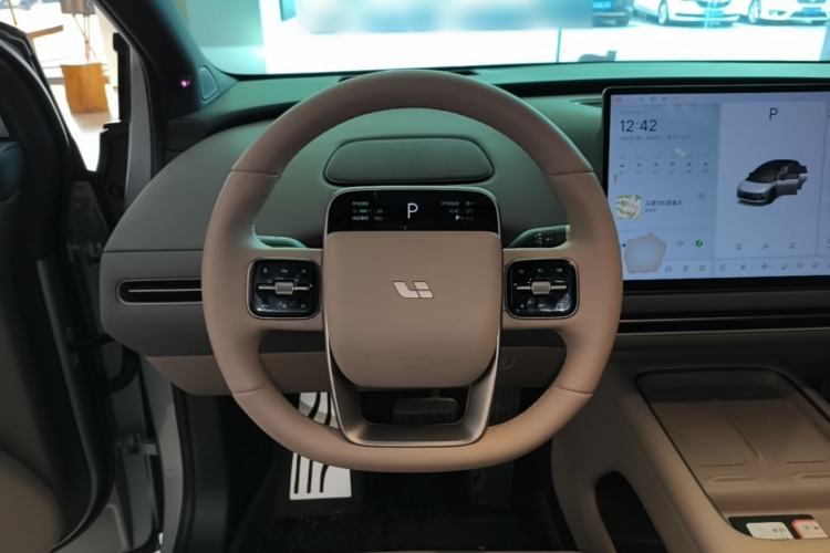 Used Li Auto i6 2025 Model Two-Wheel-Drive Standard Type Steering Wheel