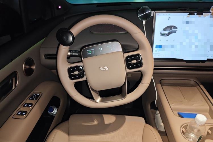 Used Li Auto i6 2025 Model Four-Wheel-Drive Standard Type Steering Wheel