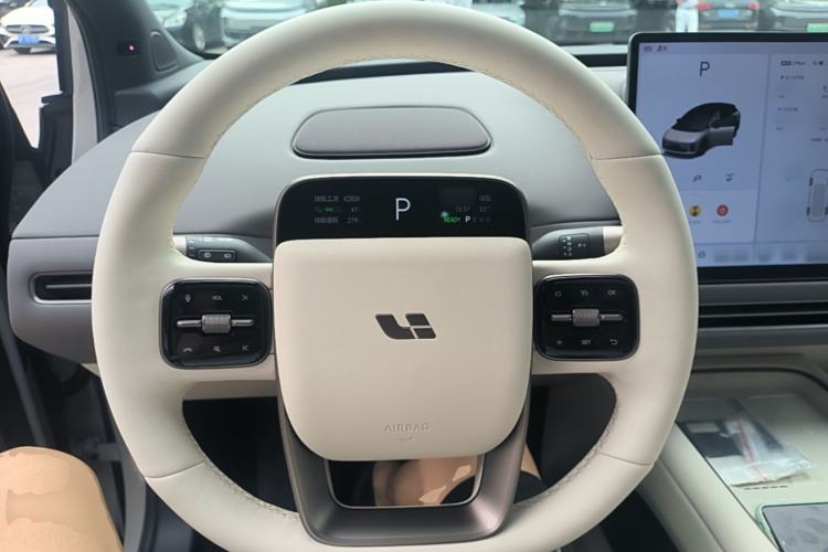 Used Li Auto i6 2025 Model Two-Wheel-Drive Standard Type Steering Wheel