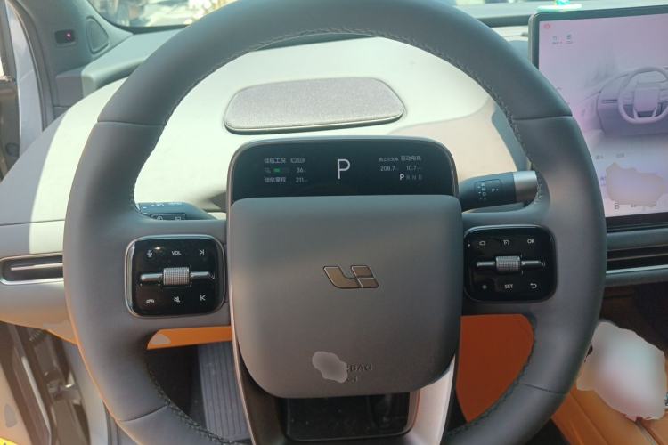 Used Li Auto i6 2025 Model Two-Wheel-Drive Standard Type Steering Wheel