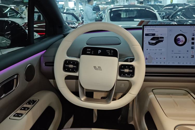Used Li Auto i6 2025 Model Two-Wheel-Drive Standard Type Steering Wheel