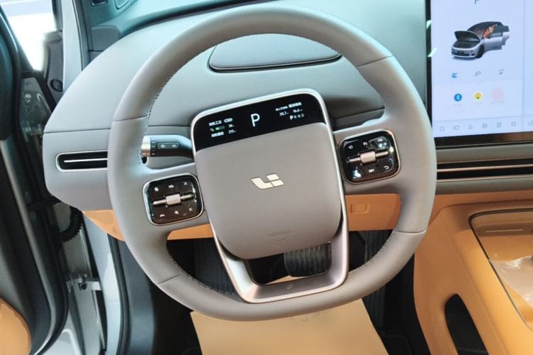 Used Li Auto i6 2025 Model Two-Wheel-Drive Standard Type Steering Wheel