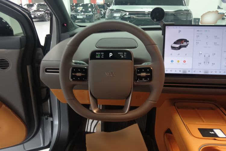 Used Li Auto i6 2025 Model Four-Wheel-Drive Standard Type Steering Wheel