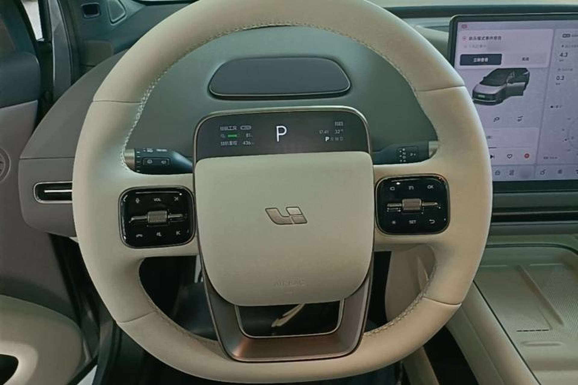 Used Li Auto i6 2025 Model Four-Wheel-Drive Standard Type Steering Wheel