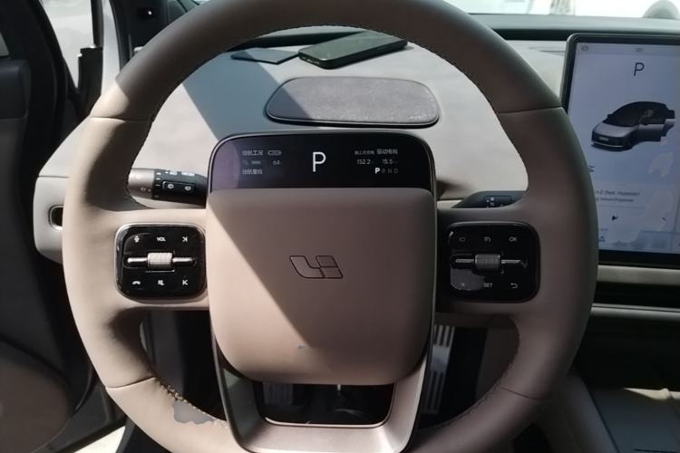 Used Li Auto i6 2025 Model Four-Wheel-Drive Standard Type Steering Wheel