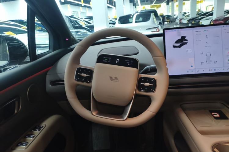Used Li Auto i6 2025 Model Four-Wheel-Drive Standard Type Steering Wheel