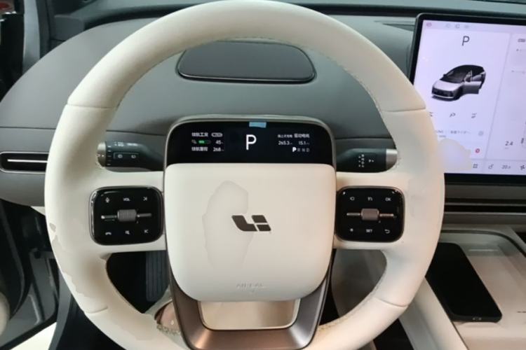 Used Li Auto i6 2025 Model Two-Wheel-Drive Standard Type Steering Wheel