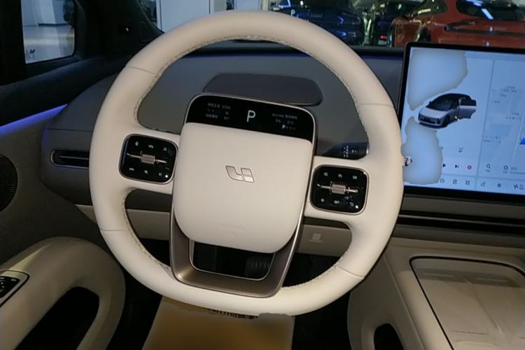 Used Li Auto i6 2025 Model Two-Wheel-Drive Standard Type Steering Wheel