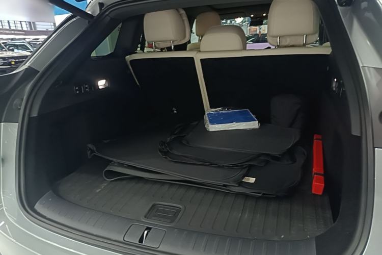 Used Li Auto i6 2025 Model Two-Wheel-Drive Standard Type Trunk