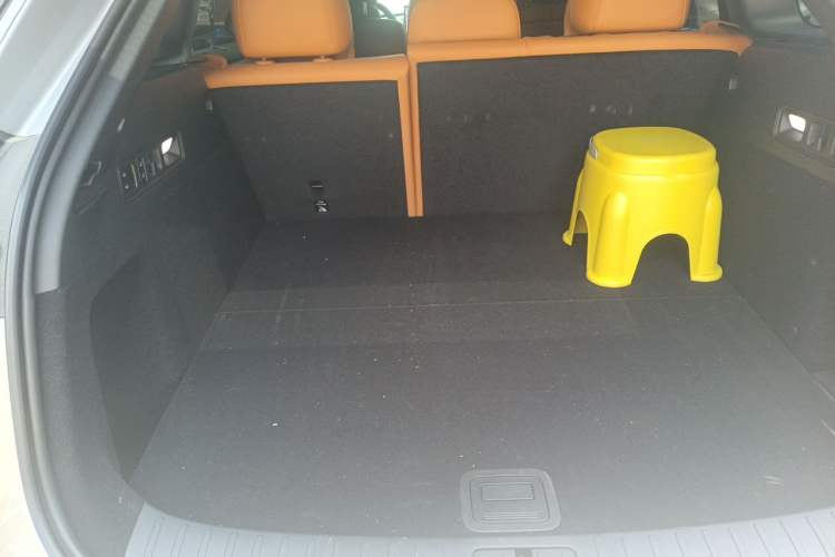 Used Li Auto i6 2025 Model Two-Wheel-Drive Standard Type Trunk