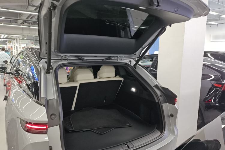 Used Li Auto i6 2025 Model Two-Wheel-Drive Standard Type Trunk
