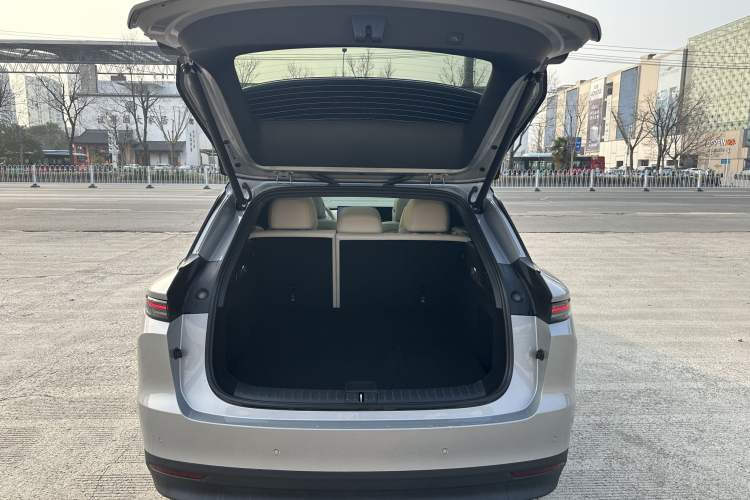 Used Li Auto i6 2025 Model Two-Wheel-Drive Standard Type Trunk