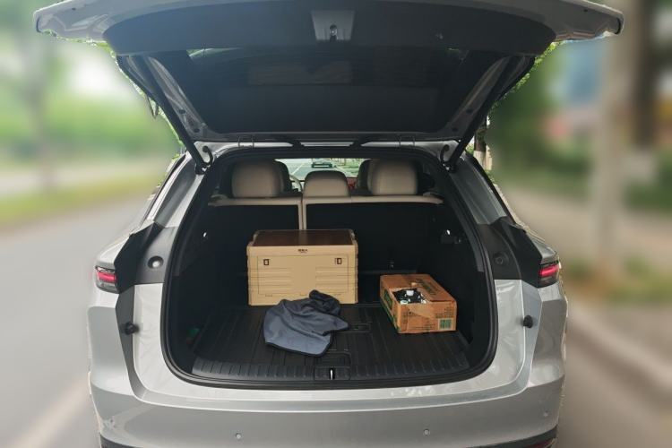 Used Li Auto i6 2025 Model Two-Wheel-Drive Standard Type Trunk