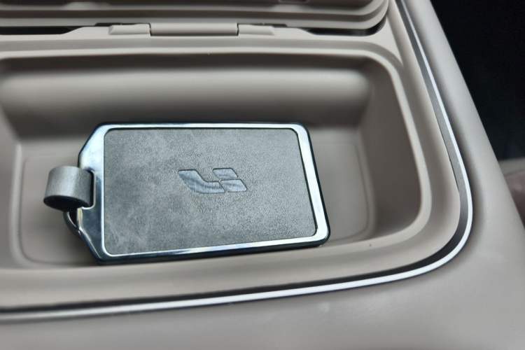 Used Li Auto i6 2025 Model Four-Wheel-Drive Standard Type Vehicle Key