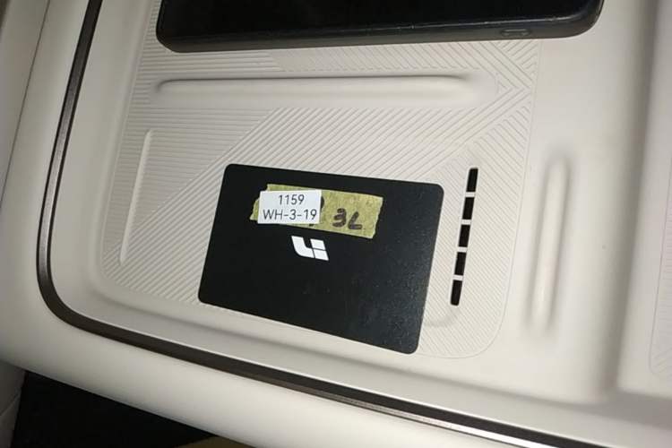 Used Li Auto i6 2025 Model Two-Wheel-Drive Standard Type Vehicle Key
