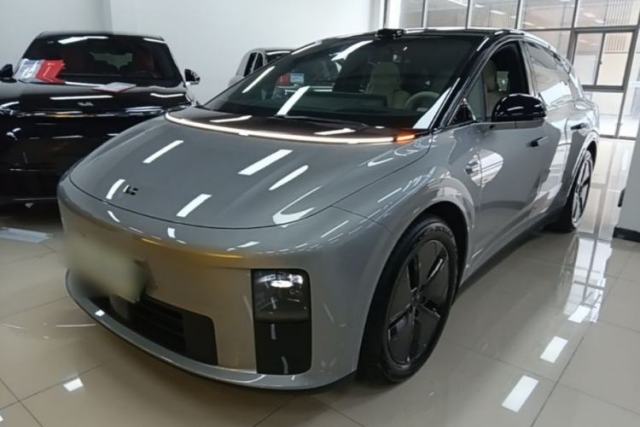 Li Auto i6 2025 Model Two-Wheel-Drive Standard Type с пробегом