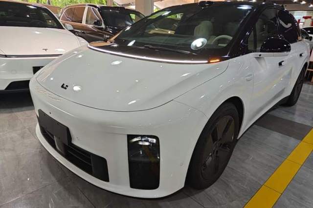 Used Li Auto i6 2025 Model Two-Wheel-Drive Standard Type