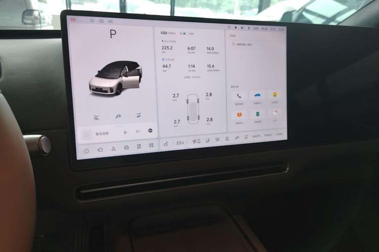 Used Li Auto i6 2025 Model Four-Wheel-Drive Standard Type Audio And AC Panel